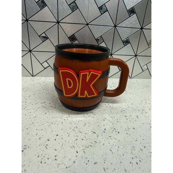 Universal Studios Super Nintendo World Donkey Kong Country Barrel Mug Exc LE - Picture 1 of 8